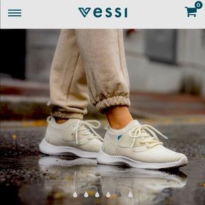 *NEVER WORN* Water Resistant Vessi sneaker